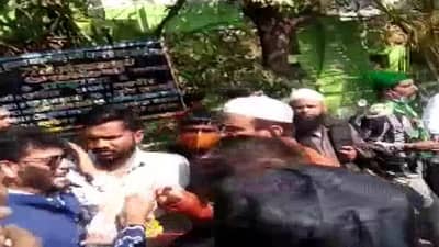 Indore: AIMIMનાં રાષ્ટ્રિય પ્રવક્તા વારિસ ખાન પઠાણનું મોઢુ કાળુ કરાયુ, પોલીસે આરોપીને ઝડપી પાડ્યો