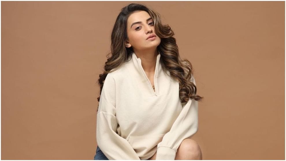 તમને જણાવી દઈએ કે અક્ષરા ભોજપુરીની ટોચની અભિનેત્રીઓમાંની એક છે. બાય ધ વે, તે અભિનેત્રી હોવા ઉપરાંત એક સિંગર પણ છે.