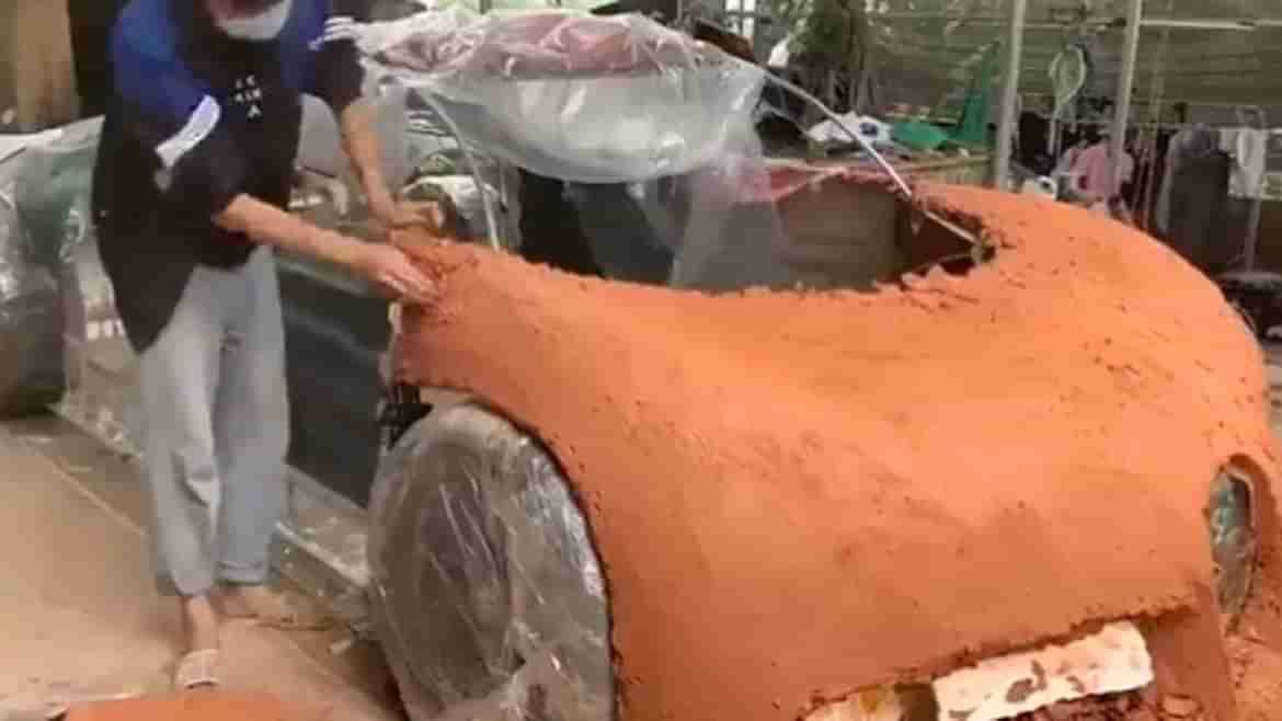Viral: માટી, પ્લાસ્ટિક અને ટીનથી યુવકોએ બનાવી શાનદાર Bugatti કાર, લોકોએ કહ્યું વાહ શું ટેલેન્ટ છે
