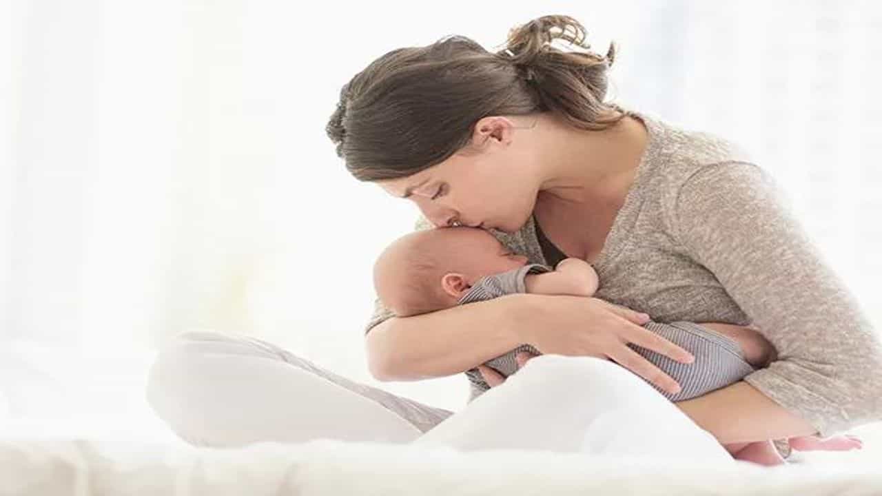 Breast Milk : માતાના ધાવણ સાથે 41 ખરબનું ષડયંત્ર, WHOના રિપોર્ટમાં થયો મોટો ખુલાસો