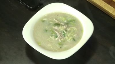 કોબી સૂપ: વજન ઘટાડતી વખતે વધુ લીલા શાકભાજી ખાવાની સલાહ આપવામાં આવે છે, તેથી તમે કોબી સૂપ અજમાવી શકો છો. કહેવાય છે કે આ સૂપથી શરીરમાં બનેલી વધારાની ચરબીને બાળી શકાય છે.