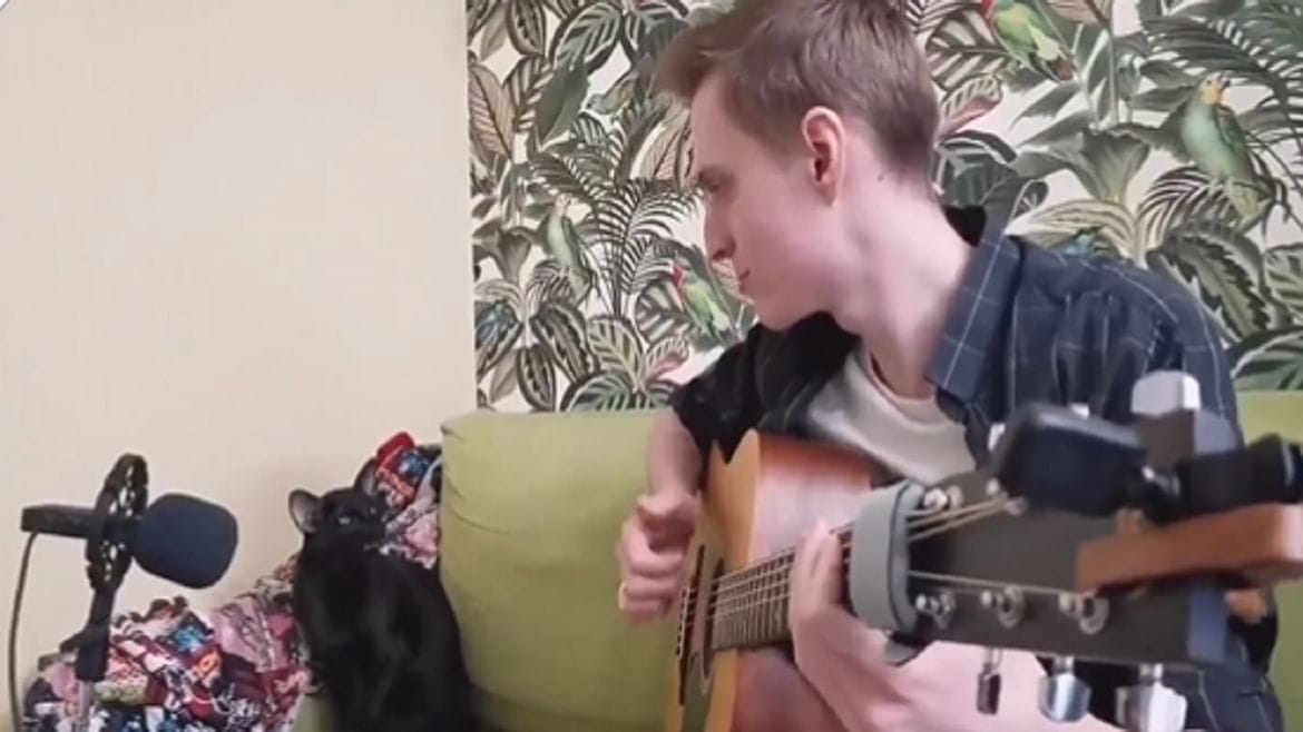 બિલાડીને ગાતા જોઈ છે ક્યારેય ? Viral વીડિયોમાં જુઓ કેવા તાલથી રેલાવી રહી છે સૂર