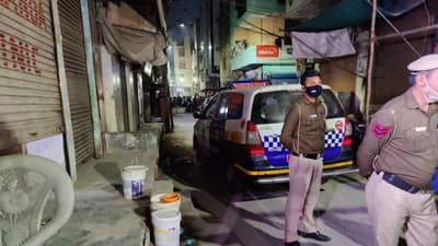 Delhi: જૂની સીમાપુરીમાંથી મળેલી બેગમાંથી મળ્યું IED, શંકાસ્પદ બેગ મળે તે પહેલા જ ભાડૂતો ઘરમાંથી ભાગ્યા, તપાસમાં થશે ઘટસ્ફોટ