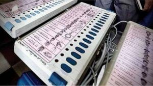 UP Assembly Election: SPનો આરોપ, લખીમપુર ખેરીમાં અરાજક તત્વોએ EVMમાં ફેવીક્વિક નાખ્યું, નરૈની, બાંદામાં માત્ર ભાજપની કાપલી નીકળી રહી છે