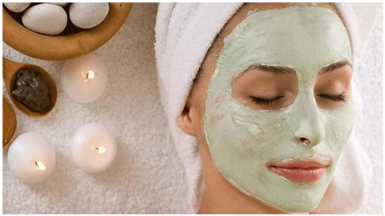 ડ્રાયનેસથી લઈને પિમ્પલ્સ સુધીની દરેક સમસ્યાનો ઈલાજ છે ચણાનો લોટ, જાણો કેવી રીતે કરશો ઉપયોગ