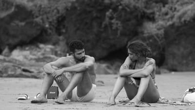  દીપિકા પાદુકોણ, અનન્યા પાંડે, સિદ્ધાંત ચતુર્વેદી અને ધૈર્ય કારવાની ફિલ્મ Gehraiyaan આવતીકાલે એટલે કે 11 ફેબ્રુઆરીએ રિલીઝ થઈ રહી છે. રિલીઝ પહેલા ફિલ્મને સેન્ટ્રલ બોર્ડ ઓફ ફિલ્મ સર્ટિફિકેશન તરફથી A પ્રમાણપત્ર મળ્યું છે.