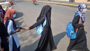 Rajasthan: હિજાબ વિવાદ જયપુર પહોંચ્યો, ખાનગી કોલેજમાં બુરખો પહેરેલી યુવતીઓને રોકવા પર પરિવારે કર્યો હંગામો