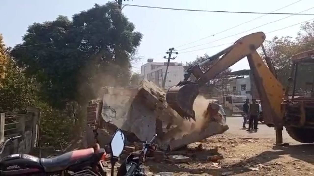 jambusar demolition