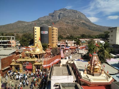 ભવનાથમાં યોજાતો શિવરાત્રીનો મેળો સમગ્ર રાજ્યના લોકો માટે અનેરું મહત્ત્વ ધરાવે છે. કોરોનાના કારણે છેલ્લા બે વખતથી આ મેળો ભક્તો માટે યોજાયો નહોતો. આ વર્ષે મહાશિવરાત્રિના મેળાને મંજૂરી મળી છે જેની જાહેરાત જૂનાગઢ કલેક્ટરે કરી છે. 