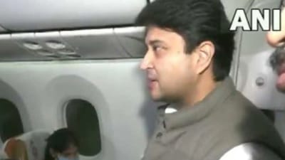 Russia Ukraine Crisis: યુક્રેનથી બુકારેસ્ટ થઈને દિલ્હી એરપોર્ટ પર પહોંચેલા ભારતીય નાગરિકો સાથે ઉડ્ડયન મંત્રી જ્યોતિરાદિત્ય સિંધિયાએ કરી વાતચીત