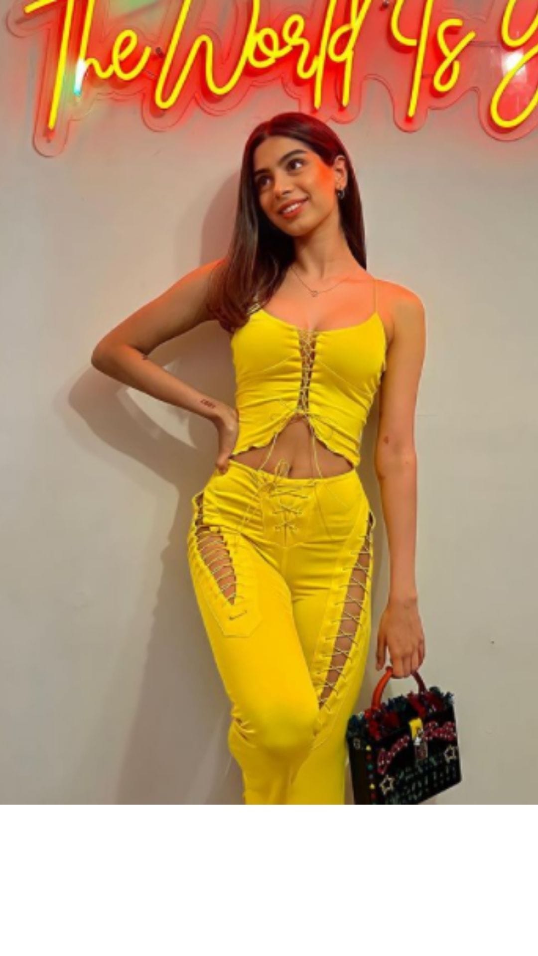 ફેશનના મામલે બહેન જ્હાન્વીને ટક્કર આપે છે ખુશી કપૂર