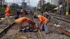 Mumbai : લોકલ ટ્રેનમાં મુસાફરી કરનારાઓ માટે મહત્વના સમાચાર, આજે આ લાઇન પર રહેશે મેગા બ્લોક