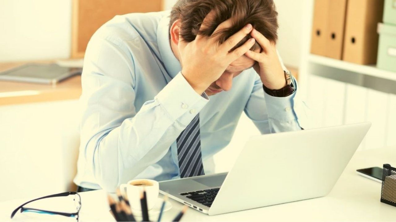 5) તમે જો કોઇ કામ પરાણે કરો છો તો બેશક તણાવ વઘવાનો જ છે. મોટાભાગના લોકો તેમને ન ગમતું કામ પરાણે કરે છે, અને બીજાની દેખાદેખી કરે છે. ત્યારે પણ બર્નઆઉટ અને તણાવ થઇ શકે છે.