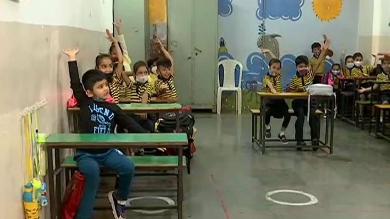 પ્રિ-પ્રાયમરી સ્કૂલો અને આંગણવાડીઓ શરૂ, બાળકોએ કહ્યું આવી મજા ઘરે નહોતી આવતી