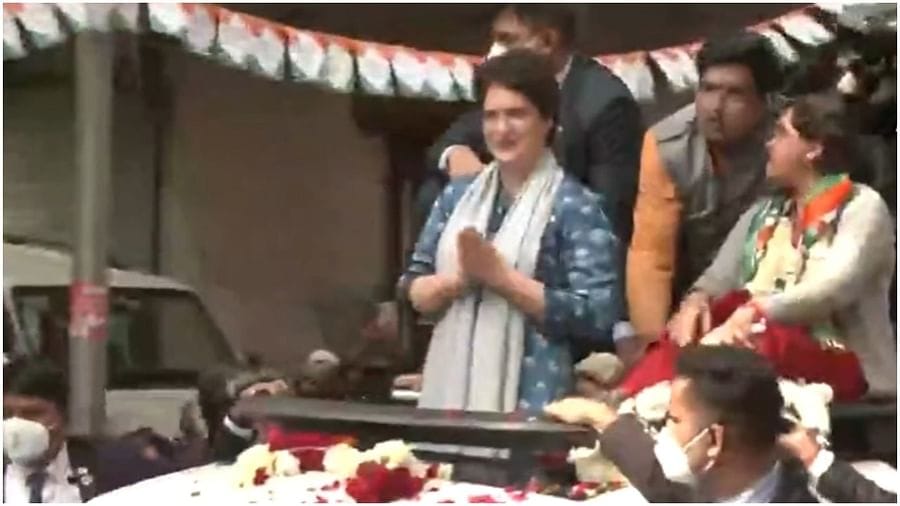 UP Election-2022: આગ્રામાં પ્રિયંકા ગાંધીના રોડ શો બાદ કોંગ્રેસના ઉમેદવાર સહિત 2,500 લોકો સામે નોંધાયા કેસ , ભાજપ અને સપાના ઉમેદવાર સામે પણ નોંધાઈ FIR