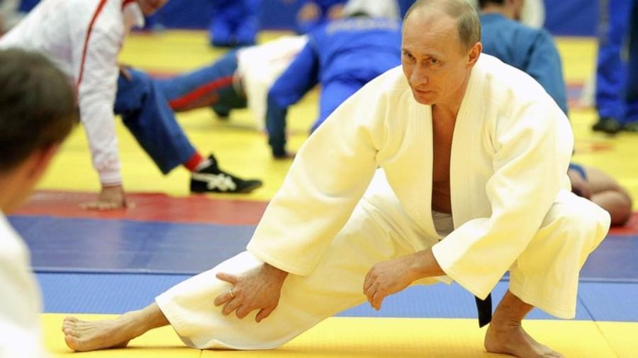 How Russian President Putin spends his day: Omelette and 2 hours of swimming start the day