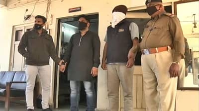 Ahmedabad: આવાસ યોજનાના મકાનોના બારોબાર સોદા કરી કરોડો રૂપિયાનું રેકેટ ચલાવનાર મુખ્ય આરોપી યુપીથી પકડાયો