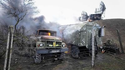 યુક્રેન પર સતત રશિયન સૈન્ય હુમલા બાદ દેશભરમાં તબાહીનો માહોલ જોવા મળી રહ્યો છે.