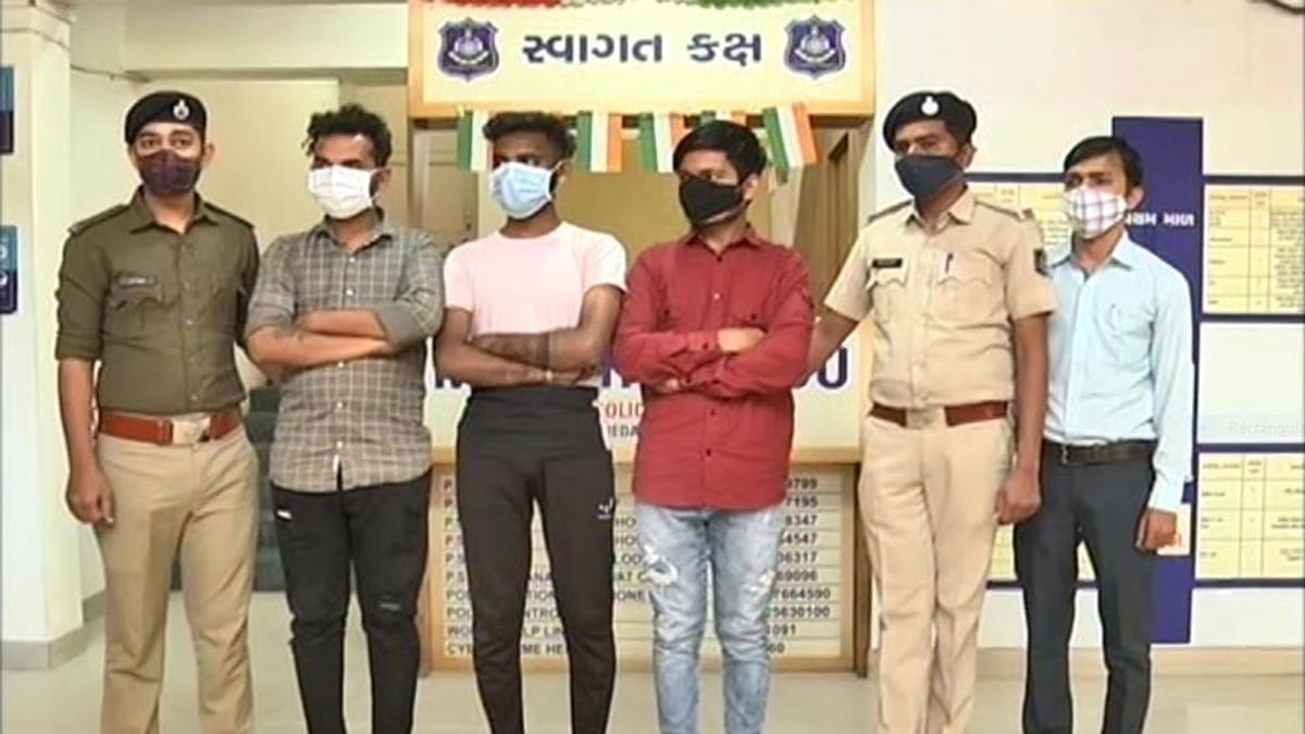 Ahmedabad: બે બાળકોના પિતાને ઓનલાઈન ચેટિંગ એપ પર મિત્રતા કરવી લાખોમાં પડી, જાણો કઈ રીતે ખેલાયો આખો ખેલ