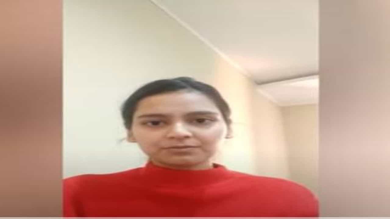 યુક્રેનથી પરત ફરેલા ગુજરાતી વિદ્યાર્થીઓએ જણાવી આપવીતિ, અંતિમ ચાર્ટર્ડ ફ્લાઇટમાં વલસાડની વિદ્યાર્થિની પરત ફરી