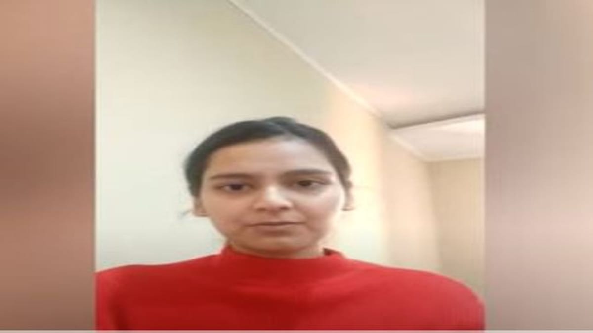 યુક્રેનથી પરત ફરેલા ગુજરાતી વિદ્યાર્થીઓએ જણાવી આપવીતિ, અંતિમ ચાર્ટર્ડ ફ્લાઇટમાં વલસાડની વિદ્યાર્થિની પરત ફરી