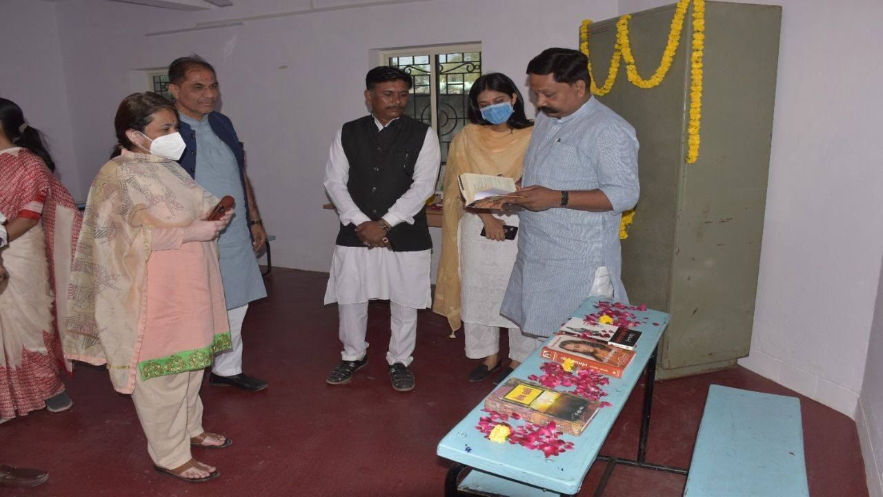 Gandhinagar : ગ્રામ વિકાસ મંત્રી કલોલના આદર્શ ગામ બિલેશ્વપુરાની મુલાકાતે, મોડેલ ઇ- ગ્રામ પંચાયત અને પુસ્તકાલયનું લોકાર્પણ