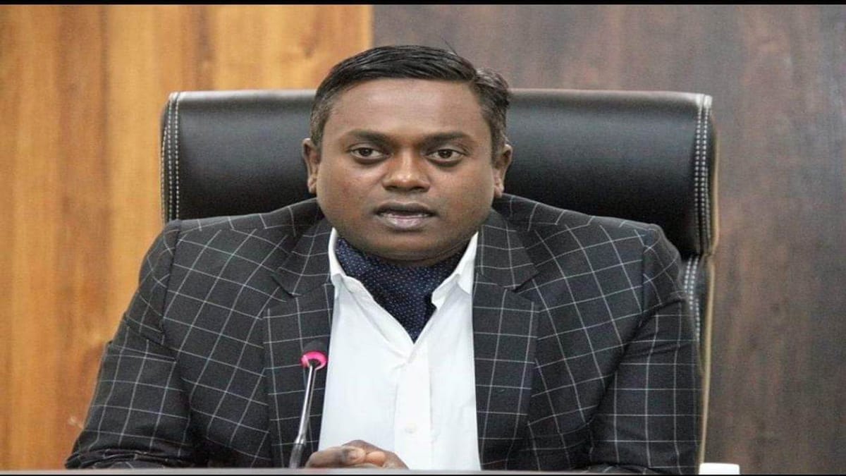 રાજકોટ જિલ્લાના રખડતાં ભટકતાં બાળકો હવે શાળામાં ભણવા જશે, વાંચો કલેક્ટરનું વિશેષ આયોજન રાજકોટ જિલ્લાના રખડતાં ભટકતાં બાળકો હવે શાળામાં ભણવા જશે, વાંચો કલેક્ટરનું વિશેષ આયોજન