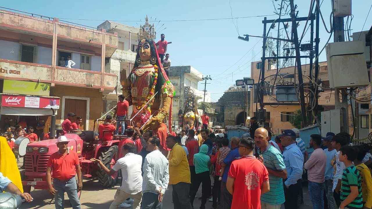 Jamnagar: ભોઈ સમાજ દ્વારા હોળીનો ઉત્સાહ અને ઉમંગ, પરંપરાગત રીતે ઉજવણી