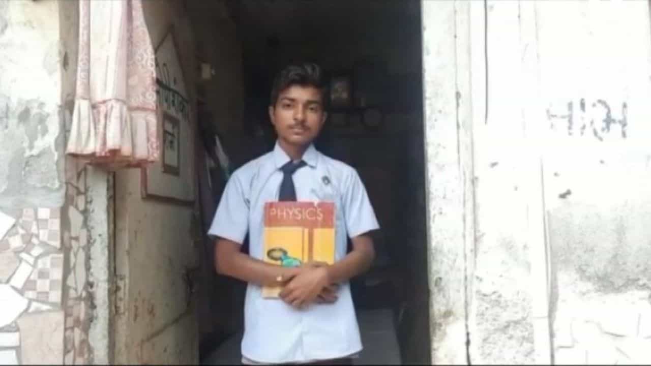 નવસારી : એક ગરીબ અને અનાથ વિદ્યાર્થીની કલેક્ટર બનવાની ખેવના અને મક્કમ મનોબળની કહાની, હતાશ વિદ્યાર્થીઓએ વાંચવી જ રહી