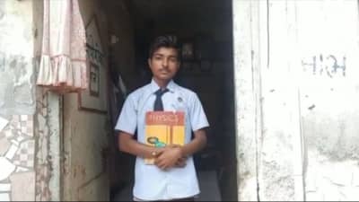 નવસારી : એક ગરીબ અને અનાથ વિદ્યાર્થીની કલેક્ટર બનવાની ખેવના અને મક્કમ મનોબળની કહાની, હતાશ વિદ્યાર્થીઓએ વાંચવી જ રહી