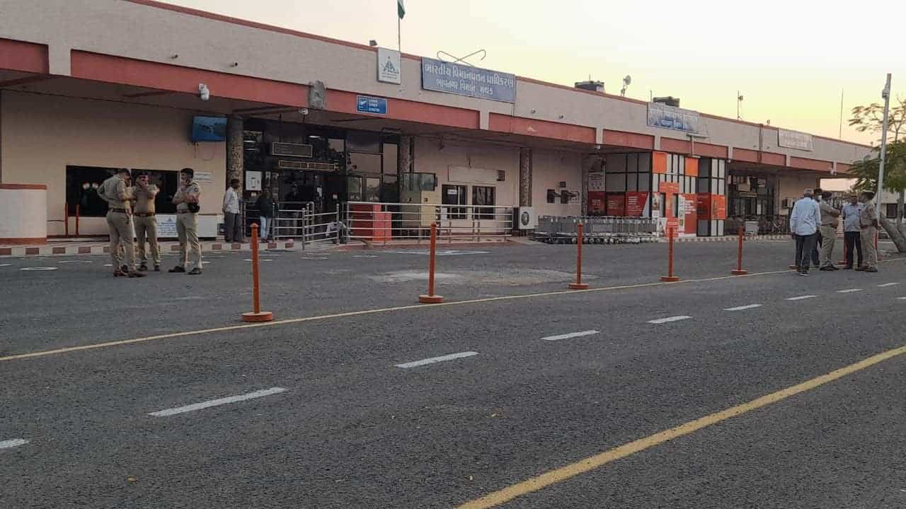 નબળી નેતાગીરીના કારણે ભાવનગર- મુંબઈ વિમાની સેવા બંધ થશે