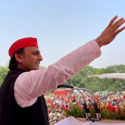 સમાજવાદી પાર્ટીના વડા અને ઉત્તર પ્રદેશના પૂર્વ મુખ્યમંત્રી અખિલેશ યાદવ કરહલ બેઠક પરથી ચૂંટણી જીતી ગયા છે. દેશના પ્રખ્યાત યુવા નેતાઓમાં અખિલેશ યાદવનું નામ લેવામાં આવે છે. અખિલેશ એક સારા નેતા સાબિત થયા છે, તેઓ એક સારા વિદ્યાર્થી પણ રહ્યા છે. આજે અમે તમને પૂર્વ મુખ્યમંત્રી અખિલેશ યાદવના શિક્ષણ અને રાજકીય જીવન વિશે જણાવવા જઈ રહ્યા છીએ.