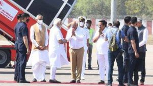 PM Modi Gujarat Visit : અમદાવાદ એરપોર્ટ પર વડાપ્રધાનનું ભવ્ય સ્વાગત કરાયુ, રાજ્યપાલ અને મુખ્યપ્રધાને વડાપ્રધાનને આવકાર્યા