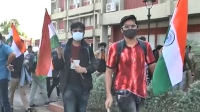 યુક્રેનથી ગુજરાતના 220 વિદ્યાર્થીઓ ગાંધીનગર પહોંચ્યા, સર્કિટ હાઉસ ખાતે જીતુ વાઘાણીએ તમામને આવકાર્યાં