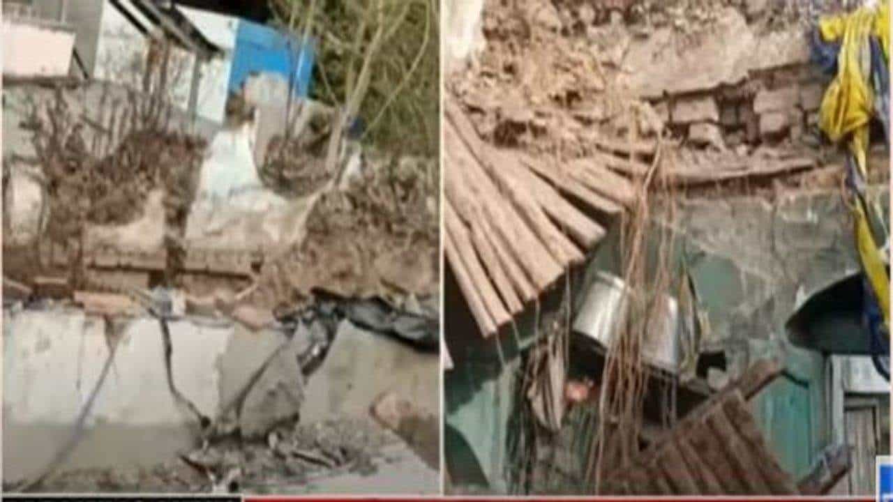 Bharuch: બંબાખાના વિસ્તારમાં મકાન ધરાશાયી, કાટમાળ નીચે દબાતા 3 બાળકોના મોત, માતા-પિતા સારવાર હેઠળ