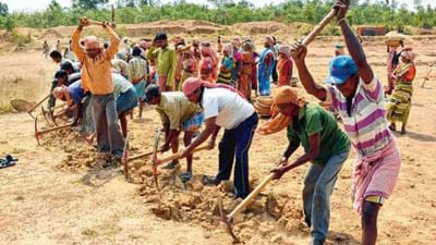 અમદાવાદની આ જમીન સાણંદના હજારો લોકો માટે બની છે ખજાનો, જાણો દિવસ-રાત ખોદકામ કરી લોકો શું કાઢી રહ્યા છે