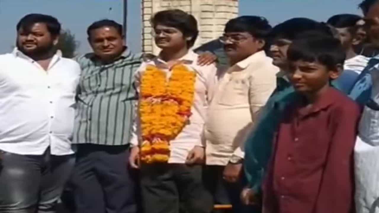 Amreli : યુક્રેન અભ્યાસ માટે ગયેલા ત્રણ વિદ્યાર્થીઓ પરત ફર્યા, પરિવારમાં ખુશીનો માહોલ