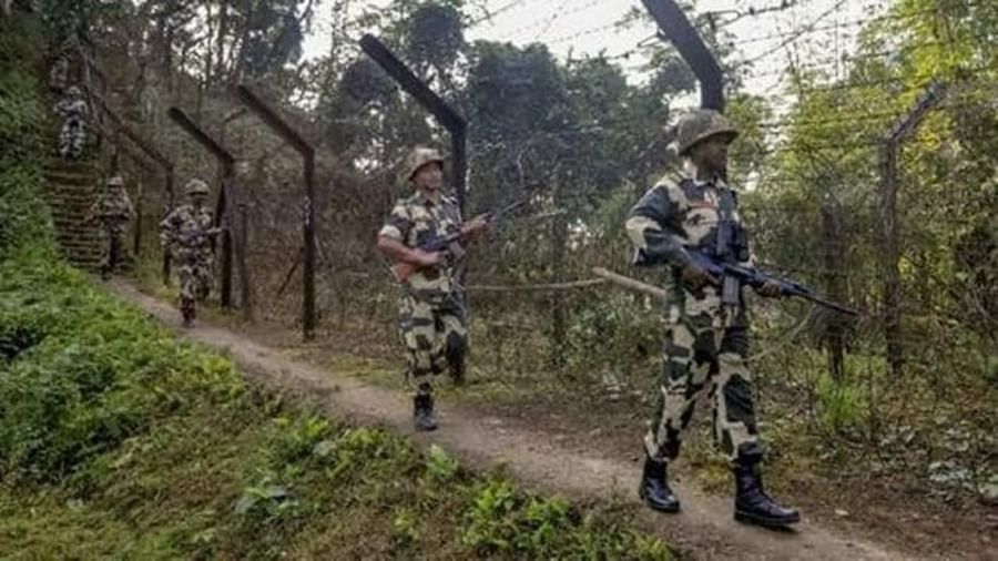 India-Bangladesh Border: BSF જવાન પર તસ્કરોએ કર્યો હુમલો, જવાબી કાર્યવાહીમાં એક દાણચોર ઠાર મરાયો