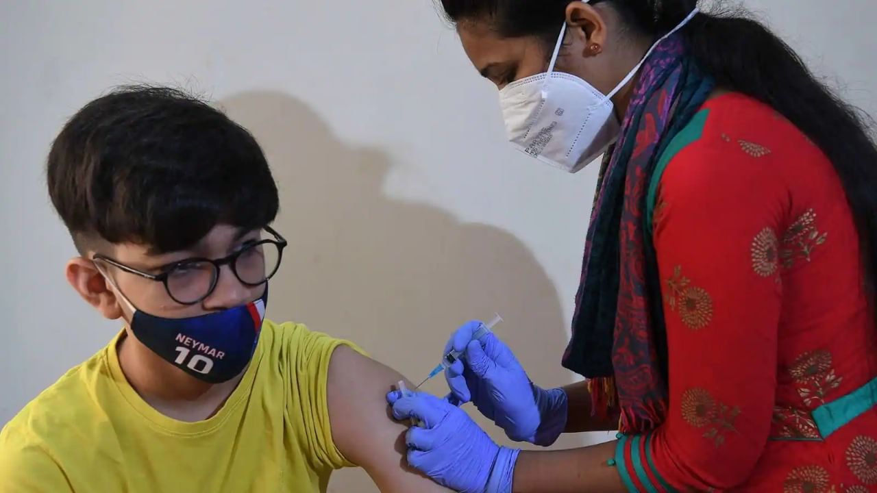 Maharashtra Child Vaccination: મુંબઈ, પૂણે સહિત મહારાષ્ટ્રના ઘણા ભાગોમાં 12થી 14 વર્ષના બાળકોનું રસીકરણ શરૂ, અનેક અડચણો પણ સામે આવી