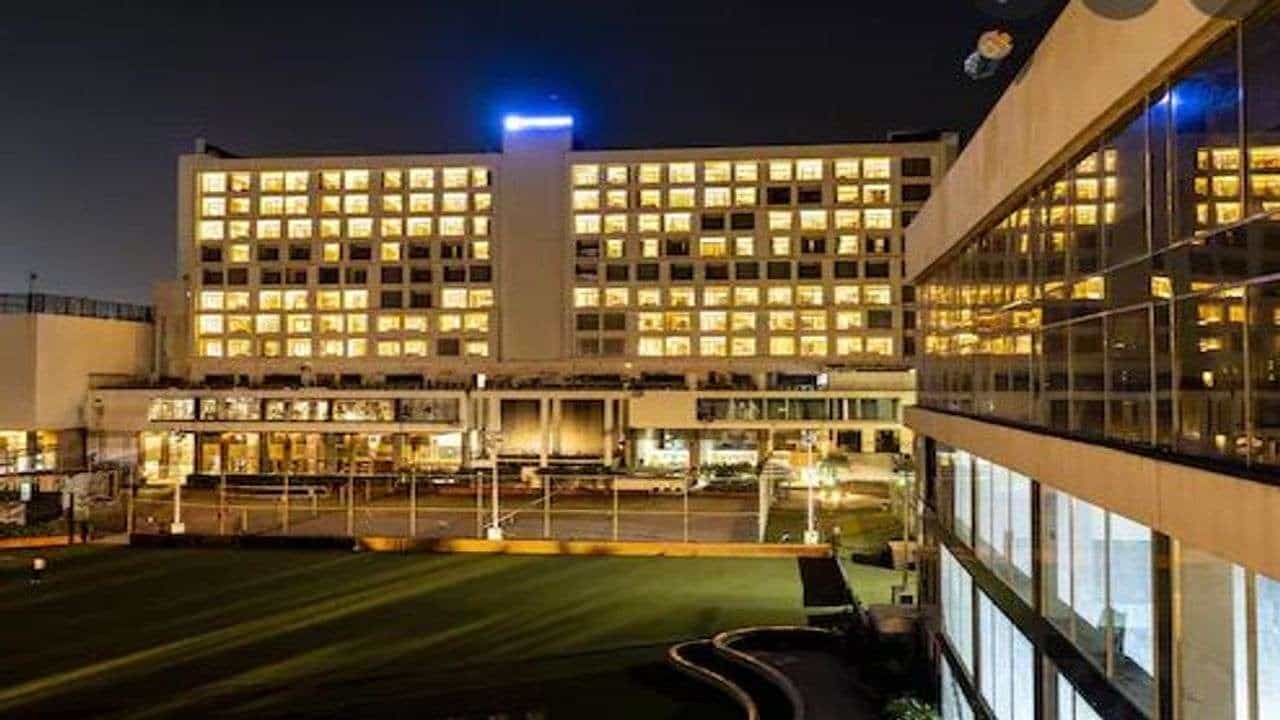 Ahmedabad: ડિફેન્સ એક્સ્પો 2022 મોકૂફ રહેતાં અમદાવાદમાં હોસ્પિટાલિટી સેક્ટરને રૂ. 1,000 કરોડનો ફટકો