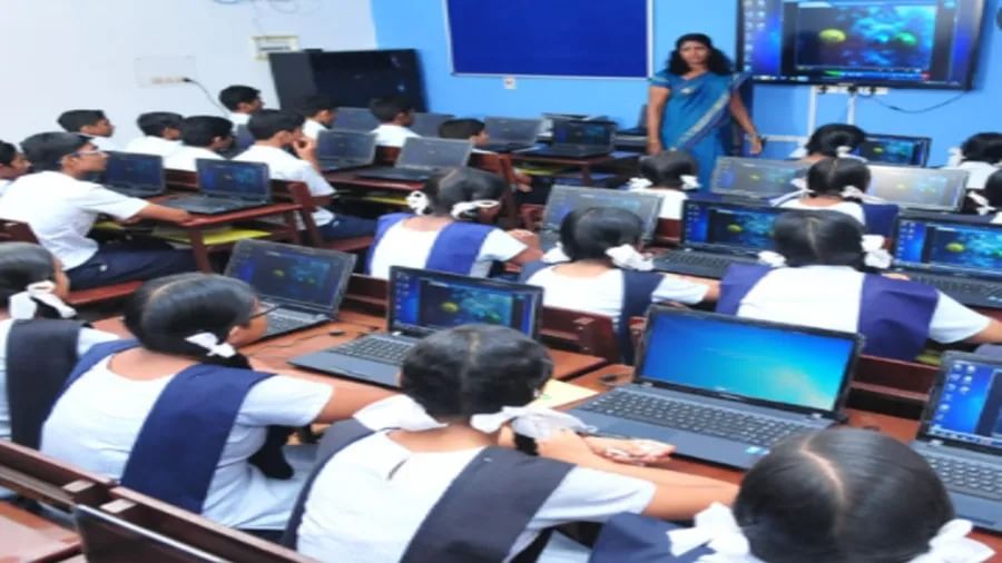 Maharashtra Schools: રજાઓ રદ થતાં નિરાશ થયેલા વિદ્યાર્થીઓ માટે સારા સમાચાર, જો અભ્યાસક્રમ પૂરો નહીં થાય તો જ એપ્રિલમાં શાળાઓ રહેશે શરૂ