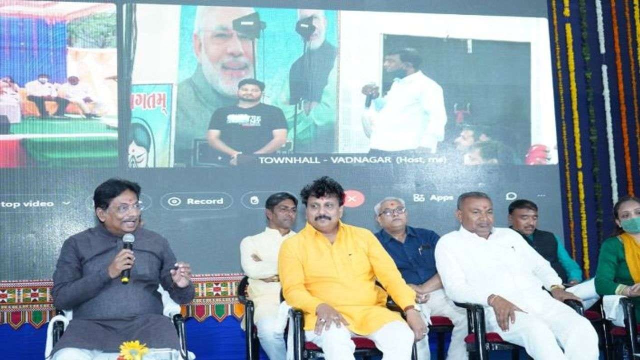 આરોગ્યમંત્રીએ વડનગર ખાતેથી રાજ્યના 31 તાલુકાઓમાં ડાયાલિસિસ કેન્દ્રોનું ઇ-લોકાર્પણ કર્યું, અંતરિયાળ વિસ્તારોના લોકોને ફાયદો થશે