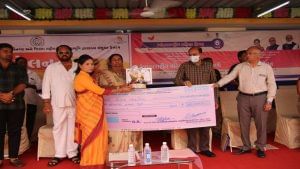 Dwarka : કલ્યાણપુર ખાતે આંતરરાષ્ટ્રીય મહિલા દિન નિમિતે નારી સંમેલન યોજાયું, લાભાર્થીઓને સહાયનું વિતરણ કરાયું