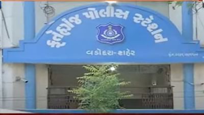 Vadodara: નશાની હાલતમાં એક પોલીસકર્મીએ એક રીક્ષાચાલક અને બે એક્ટિવા ચાલક પર ચઢાવી કાર, પ્રદીપ ગઢવી નામનાં આરોપી પોલીસકર્મીની અટકાયત