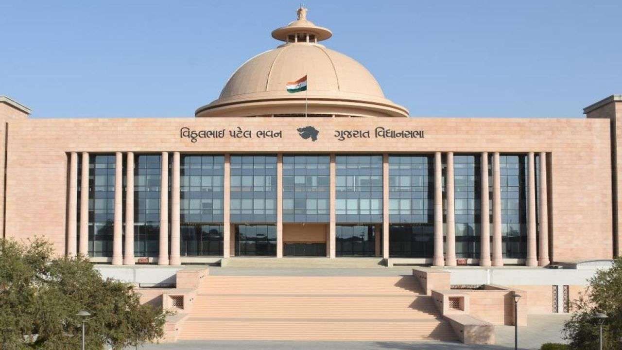 ગુજરાત મોડલઃ રાજ્યમાં સરકારી અને ગ્રાન્‍ટેડ શાળાઓમાં શિક્ષકો અને આચાર્યની મળીને કુલ 28212 જગ્‍યાઓ ખાલી