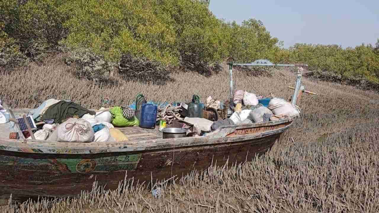 Kutch : જડબેસલાક સુરક્ષા વચ્ચે નાપાક હરકત, લખપત ક્રિકમાંથી પાક બોટ ઝડપાઇ ધુસણખોરો ભાગી ગયા