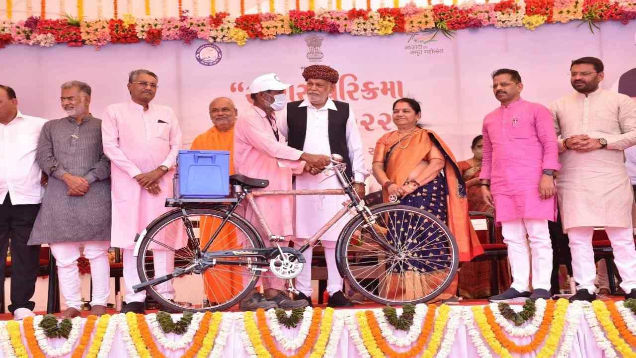 Kutch : સાગર પરિક્રમાના પ્રથમ તબકકાનો માંડવીથી પ્રારંભ, 215 લાભાર્થીઓને 92.82 લાખની સહાય અપાઈ