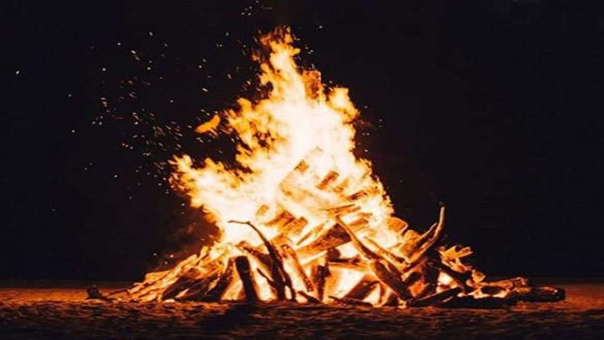 Holi Poojan: હોળીની સાંજે કરો આ સરળ ઉપાય, મેળવો સ્વાસ્થ્ય અને સંપતિના આશીર્વાદ