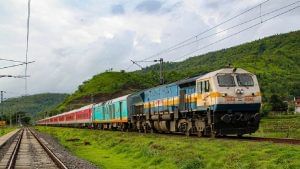 Holi Special Train: હોળી પર ઘરે જવા માટે મળશે કન્ફર્મ ટીકીટ, સેન્ટ્રલ રેલવે હોળીના તહેવારને લઈને ચલાવશે સ્પેશીયલ ટ્રેન