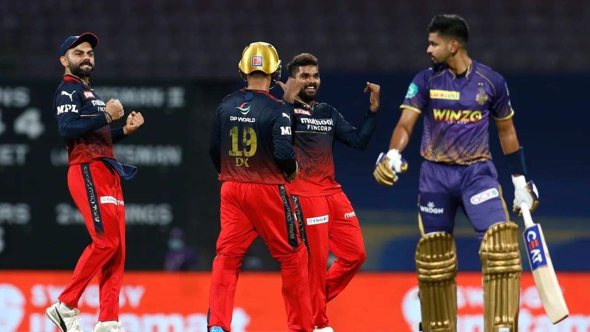 IPL 2022, RCB vs KKR: બેંગ્લોર સામે કોલકાતાના બેટ્સમેનો ઘૂંટણીયે, 128 રનના સ્કોર પર સમેટાયુ KKR, હસારંગાની 4 વિકેટ